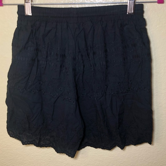 Solitaire Embroidered Shorts size S - Picture 4 of 8
